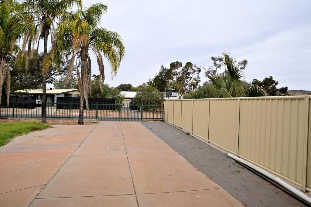 Spacious Studio In Alicesprings Queenbed+Ksairbed อลิซสปริงส์ ภายนอก รูปภาพ