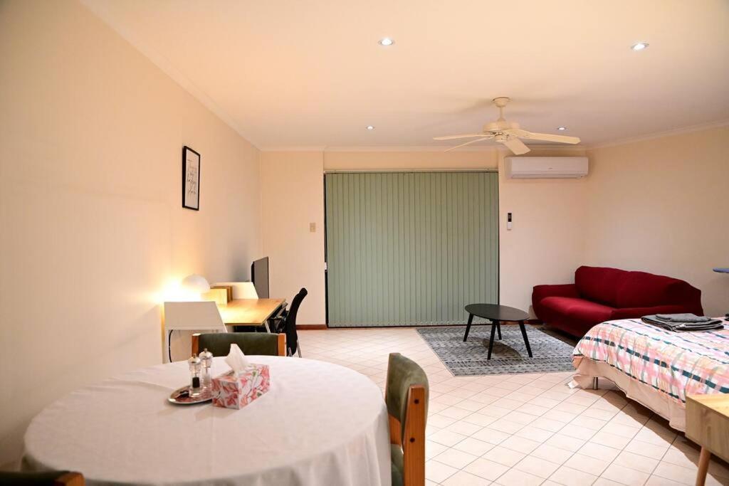 Spacious Studio In Alicesprings Queenbed+Ksairbed อลิซสปริงส์ ภายนอก รูปภาพ